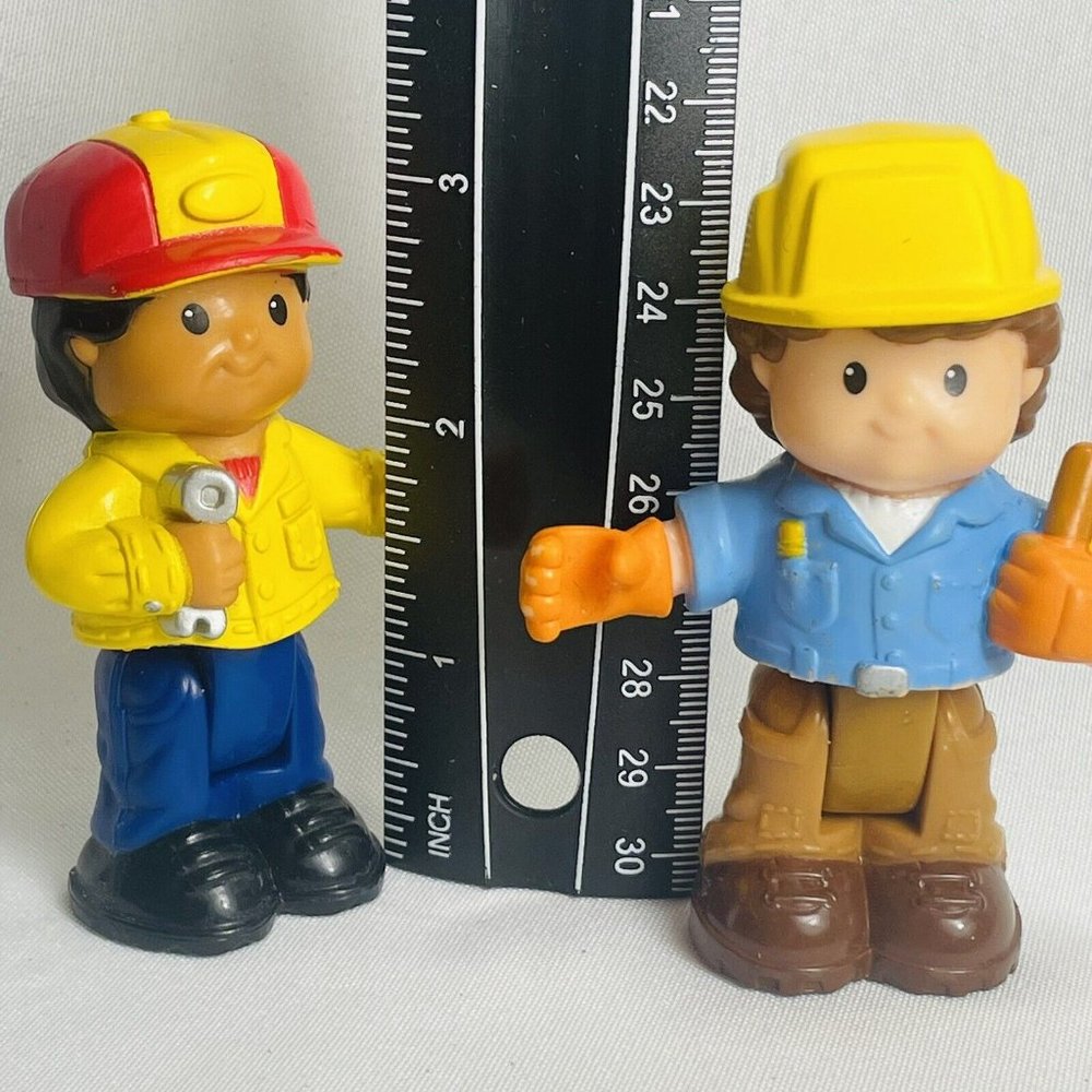 2 Fisher Price Little People Construction Mechanic Toy Figure Lot of 2 Roberto - Picture 11 of 11